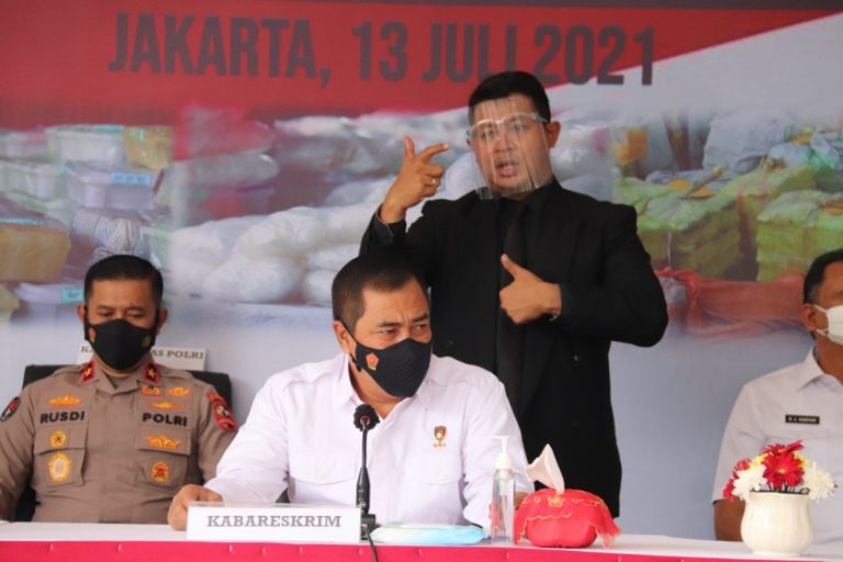 Bareskrim Polri Memusnakan 3,6 Ton Sabu dari jaringan narkoba Timur Tengah, Nigeria, hingga Malaysia.