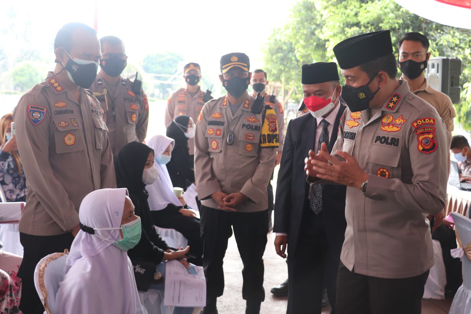 Bentuk  Imun  Tubuh  Lawan  Covid-19, Kapolda Jabar   Irjen Pol. Drs Ahmad Dofiri  Ajak  Masyarakat  Ikuti Vaksinasi 