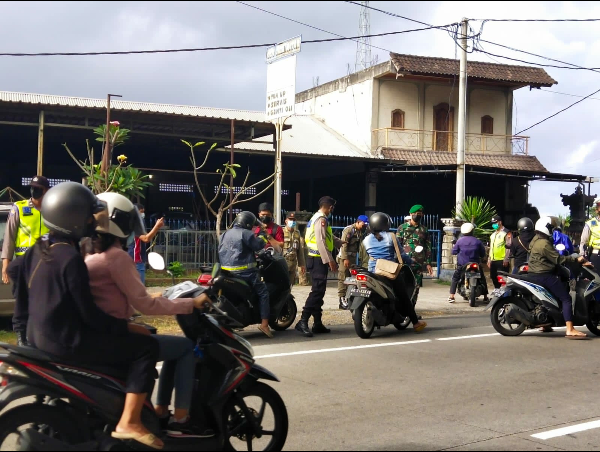 PPKM Level 4 Dihari Terakhir, Polres Gianyar Konsisten Laksanakan Penyekatan.