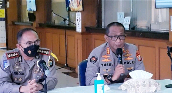 PPKM Level 4  di perpanjang  , Ditlantas  Polda  Metro  Jaya  kembali  terapkan  penyekatan