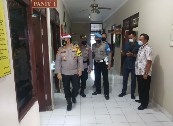 Pastikan  kesiapan  mako  dan penanganan Covid 19, Kapolres  Gianyar kunjungi mako Polsek  Sukawati