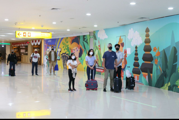 Penuh kehidmatan, HUT RI ke 76 Lagu Indonesia Raya Berkumandang di Bandar Udara Internasional I Gusti Ngurah Rai – Bali