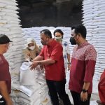 Bulog  terjunkan   tim  monitoring  pusat   pastikan   warga  Pandeglang  terima   beras  berkualitas 