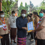 Walikota Jaya Negara Serahkan Penghargaan Lencana Panca Warsa Bagi Insan Pramuka Denpasar