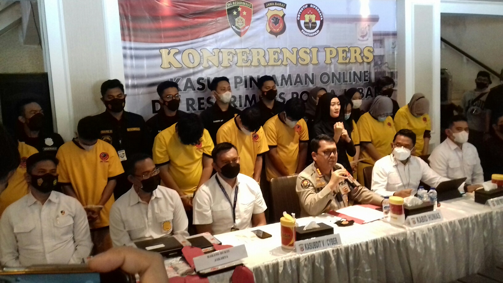 Dit Reskrimsus Polda Jabar Tetapkan Delapan Orang Tersangka Sindikat Pinjol ‎