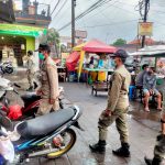 Ajak Warga Taat Prokes, Desa Peguyangan Kangin Laksanakan Patroli Dialogis.