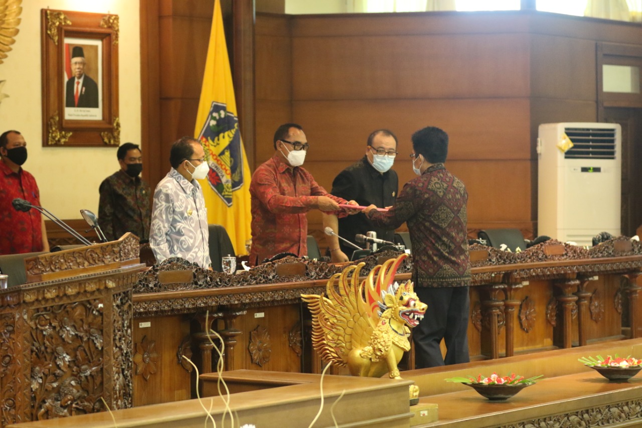 Sidang Paripurna RAPBD 2022, Gubernur Koster: Proyeksi Pendapatan Daerah Telah Dihitung Secara Cermat