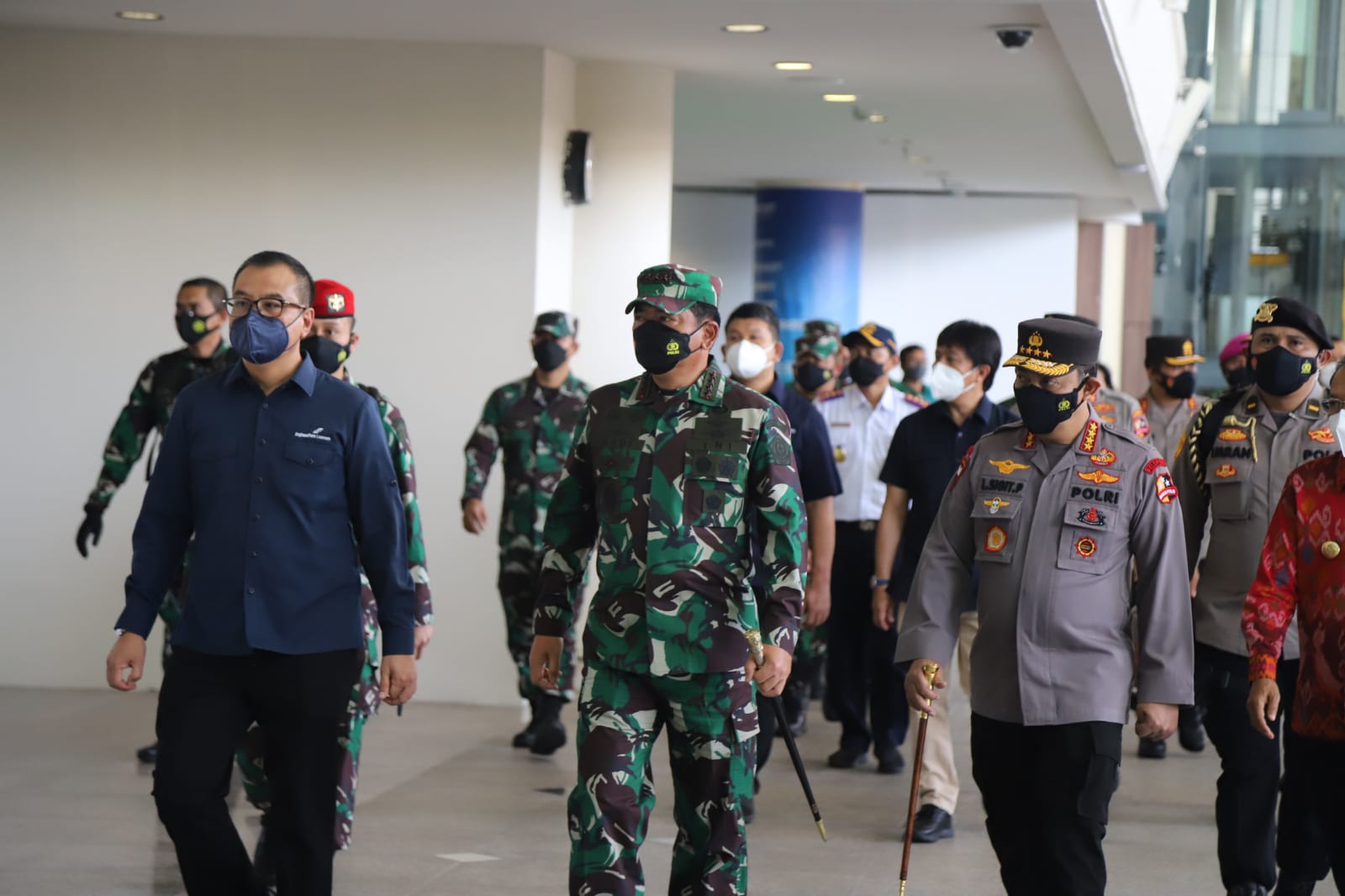 Panglima TNI dan Kapolri, Tinjau Kesiapan Terminal Internasional Bandara I Gusti Ngurah Rai – Bali