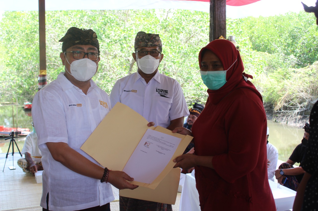 Awasi Kelestrian Hutan Mangrove. Wawali Arya Wibawa Hadiri Upacara Melaspas Pos Pengamanan Hutan Desa Adat Kepaon.