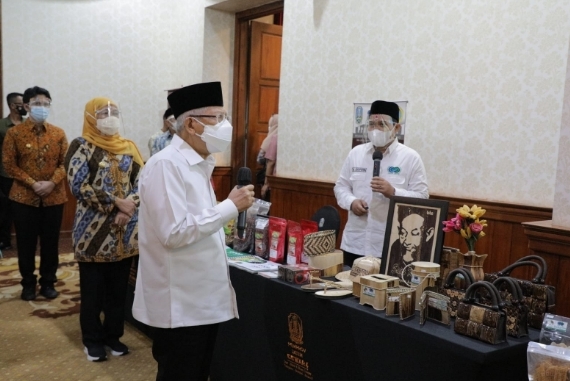 Wapres  Apresiasi   OPOP  Jatim untuk  Kesejahteran  Pesantren