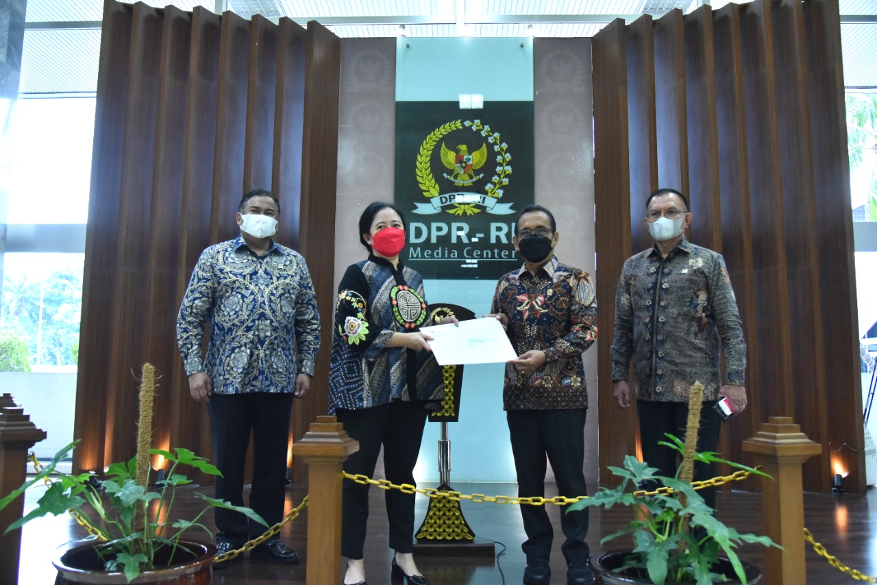 Ketua DPR RI Puan Maharani :   Jenderal TNI Andika Perkasa Surpres  Calon Panglima TNI tunggal