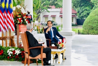 Bertemu PM Malaysia, Presiden Jokowi Dorong Penyelesaian MoU Perlindungan TKI dan Negosiasi Batas Negara
