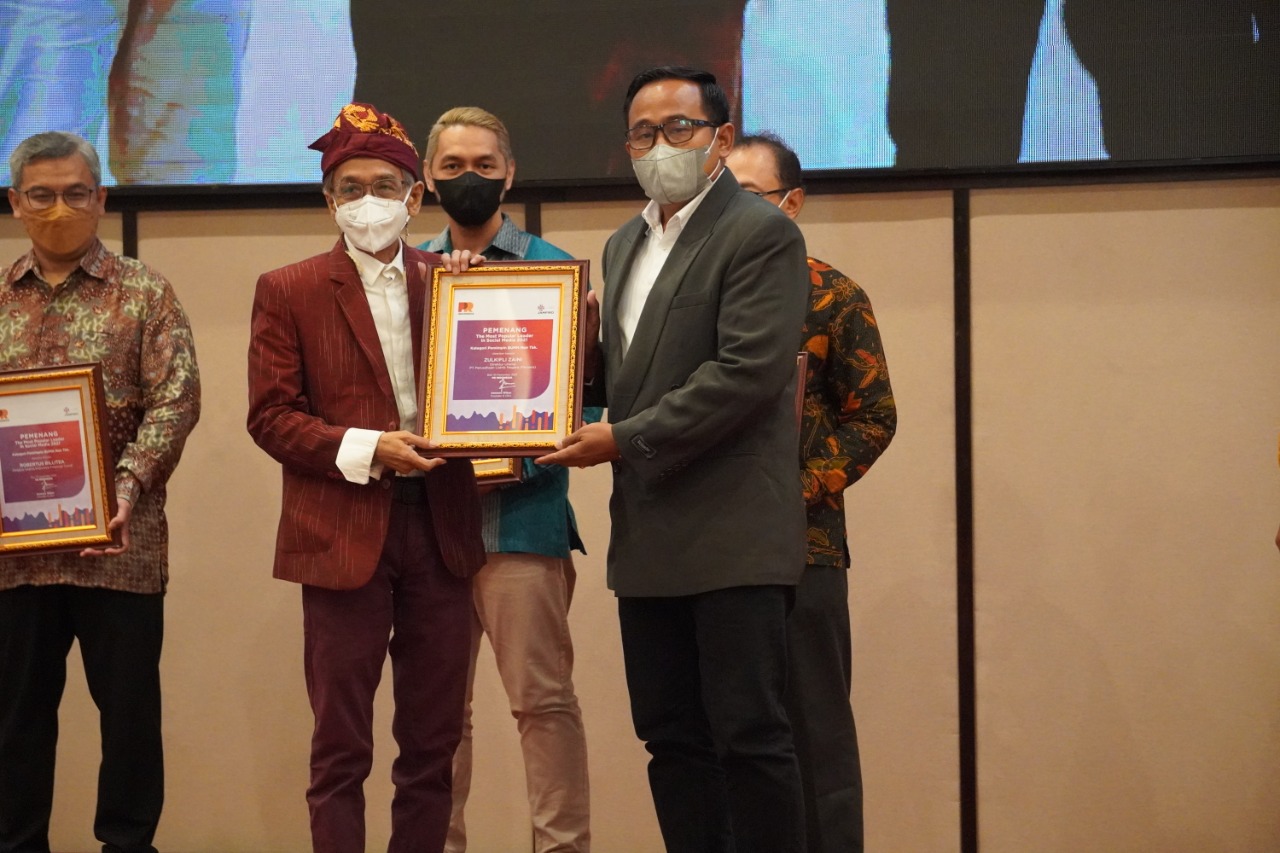 Gaungkan Electrifying Lifestyle dan Energi Bersih , PLN meraih predikat Most Popular Leader in Social Media 2021.