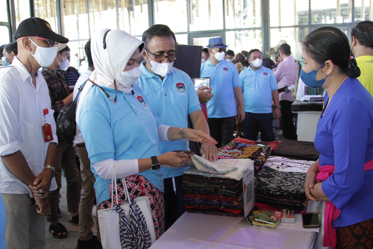 Jadi Tuan Rumah APEKSI Outlook 2021, Walikota Jaya Negara Ajak Walikota Peserta Apeksi Belanja Di UMKM Dukung Pemulihan Ekonomi dan Pariwisata Denpasar.