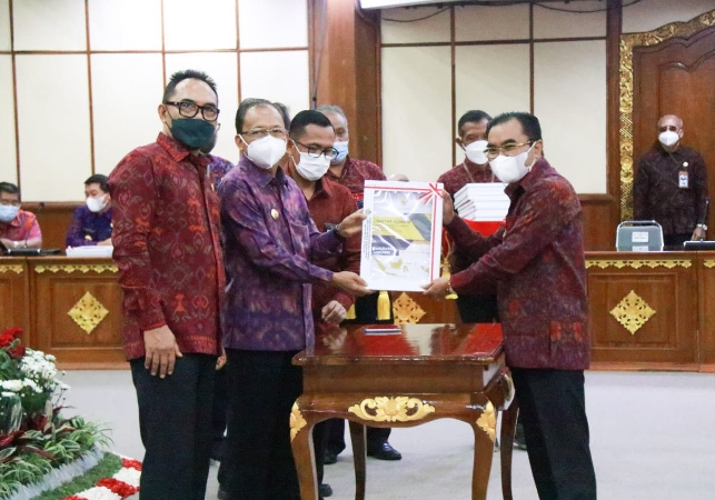 Pemkab Tabanan Terima DIPA 2022 di Kantor Gubernur Bali