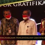 KPK Berikan Penghargaan Kepada Dirut PD Pasar Jaya Pelapor Gratisifikasi Inspiratif