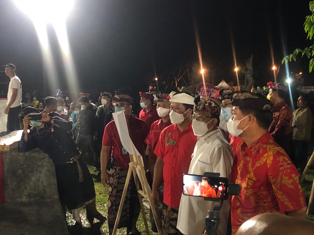 Setahun menjabat Bupati Bangli, Sang Nyoman Sedana Arta bersama Gubenur Bali resmikan alun-alun Kota Bangli