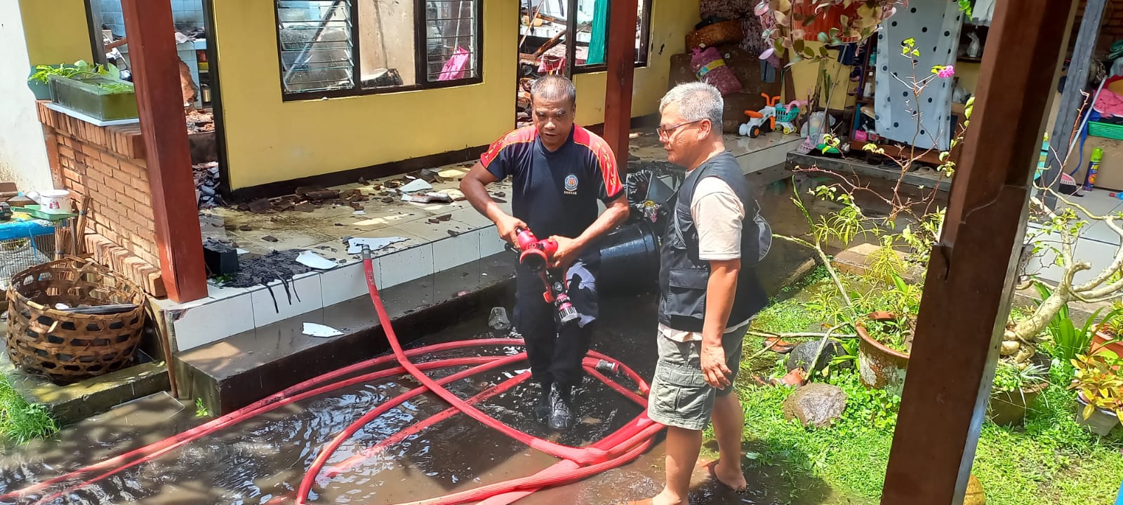 Diduga Konsleting Listrik, Bangunan Dapur Subekti di Lalap Si Jago  Merah