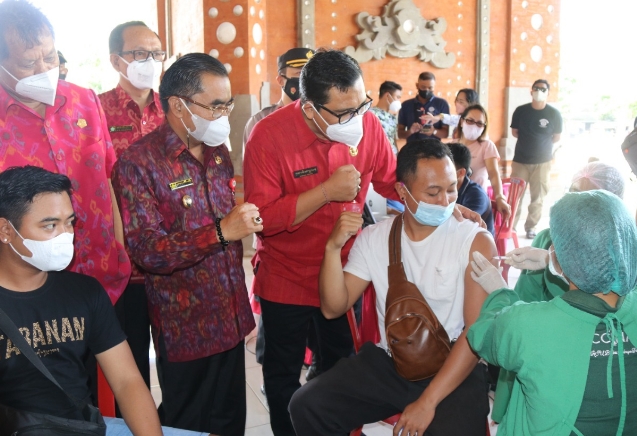 Percepat Bangkitnya Perekonomian, Pemkab Tabanan Masif Gelar Gebyar Vaksinasi Booster