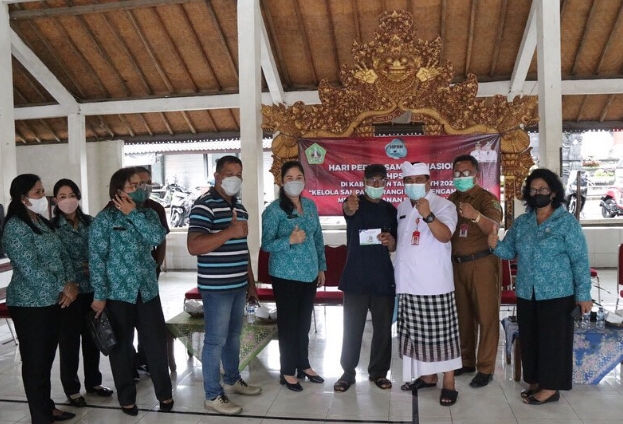 Launching Bank Sampah, Ny. Rai Wahyuni Sanjaya : Sampah Bisa Menjadi Berkah