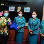 TP PKK Denpasar Terima 100 Paket Sembako Dari BPJS Ketenagakerjaan Bali Denpasar. Segera Didistribusikan Kepada Masyarakat.