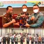 Kajati  Kalbar  Sebagai  Keynoite  Speaker  di  Bank  Kalbar