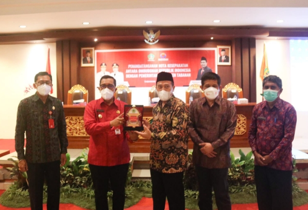 Bupati Tabanan Teken Nota Kesepakatan bersama Ombudsman RI, Tingkatkan Kualitas Pelayanan Publik