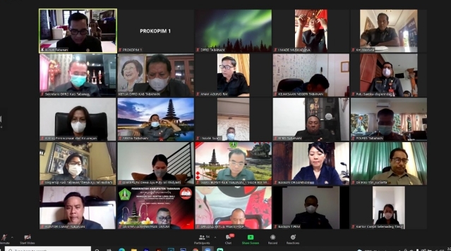 Bupati Tabanan Sampaikan LKPJ 2021 Dalam Rapat Paripurna DPRD