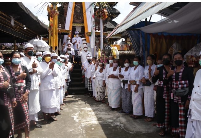 Bupati Tabanan Hadiri Karya Ngenteg Linggih Banjar Adat Dukuh Belong Kerambitan