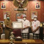 Bupati Tabanan Menerima Penghargaan Gugus Tugas GNRM Dari Kemendagri