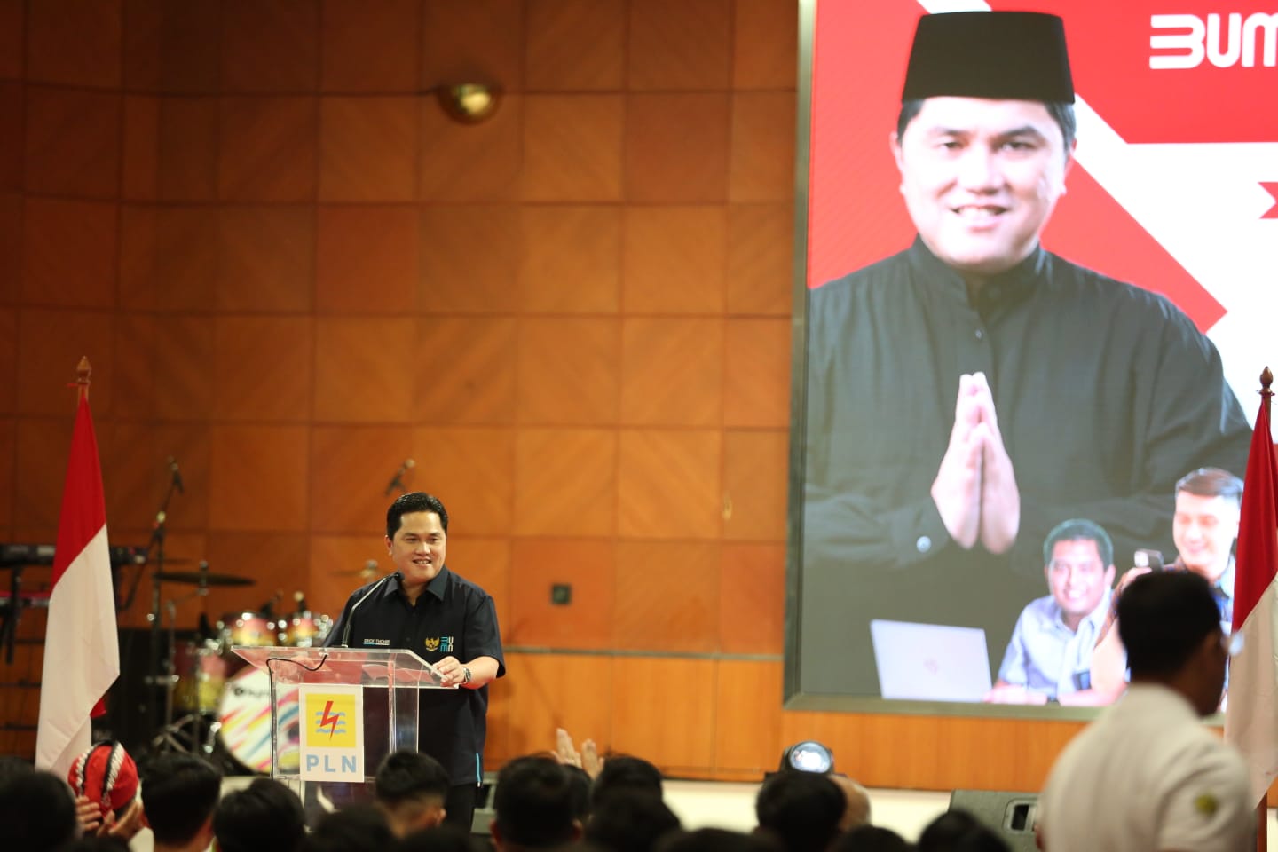 Menteri BUMN Dukung Penuh PLN Jalankan Transisi Energi di RI.Pembentukan holding subholding bukan untuk meliberalisasi PLN, justru untuk membuat PLN lebih kuat