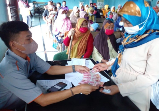 PT Pos Intensifkan Pencairan BLT Migor dan Bansos Pangan