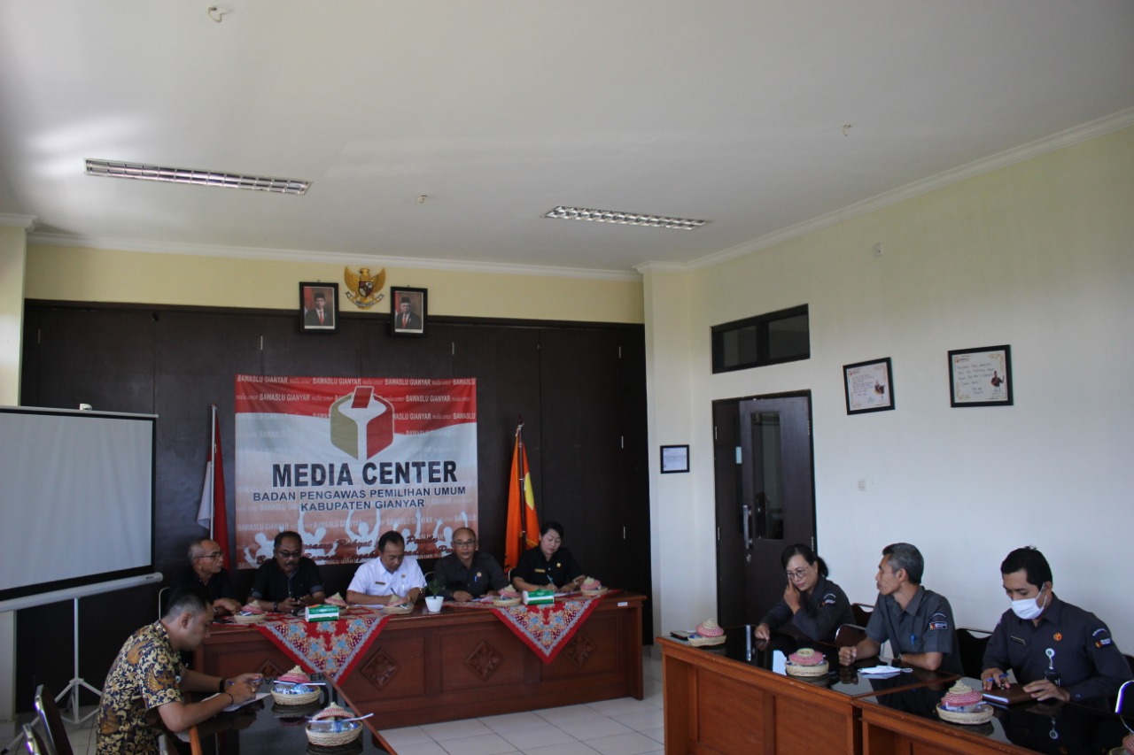 Komisi I DPRD Kab. Gianyar, datangi Bawaslu Kab.Gianyar