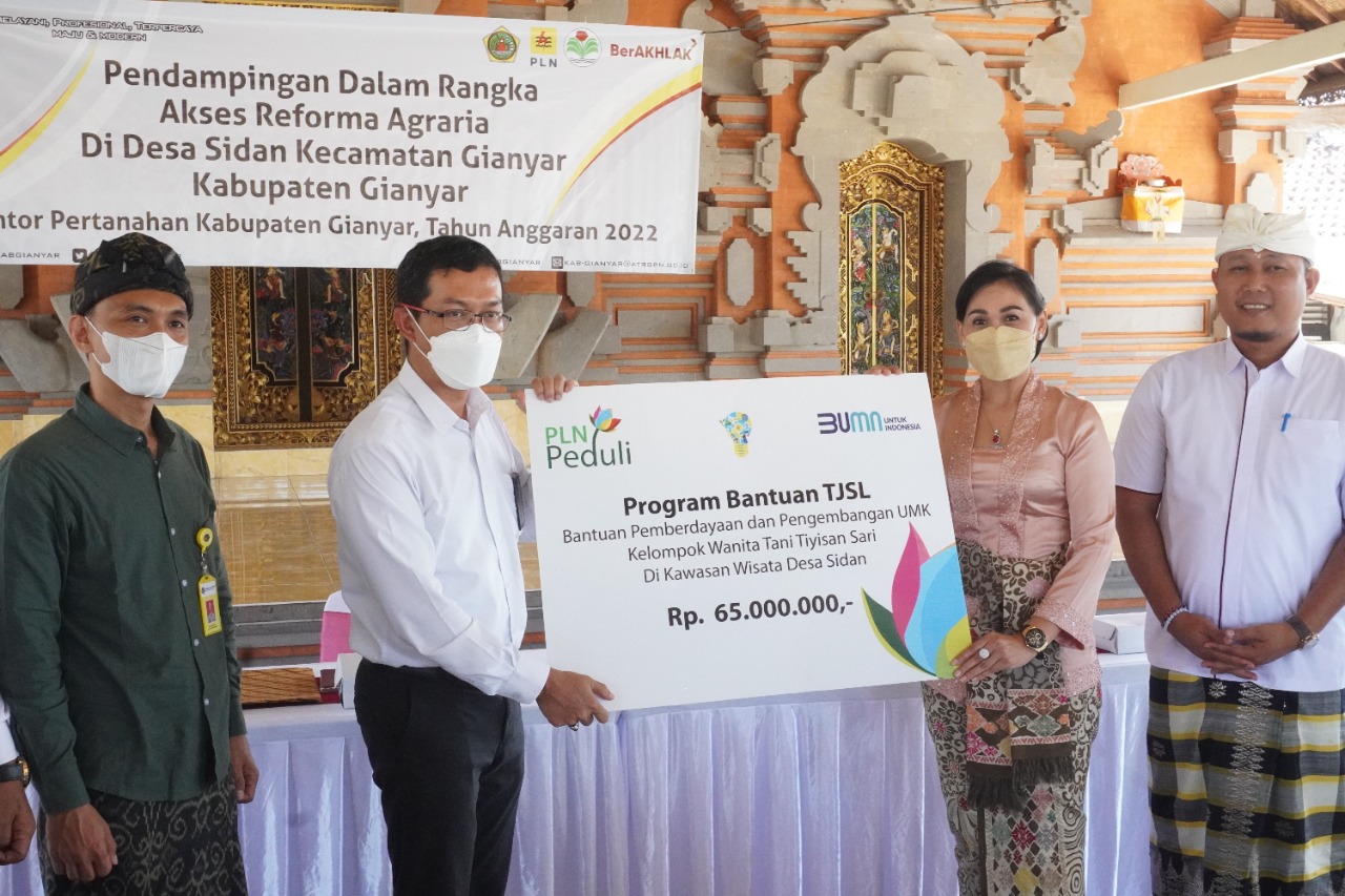 Peduli Pemberdayaan UMKM, PLN Salurkan Bantuan ke Kelompok Tani Wanita Gianyar