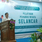 Tingkatkan Kompetensi Wakil Walikota Arya Wibawa Buka Pelatihan Pemandu Wisata Selancar.