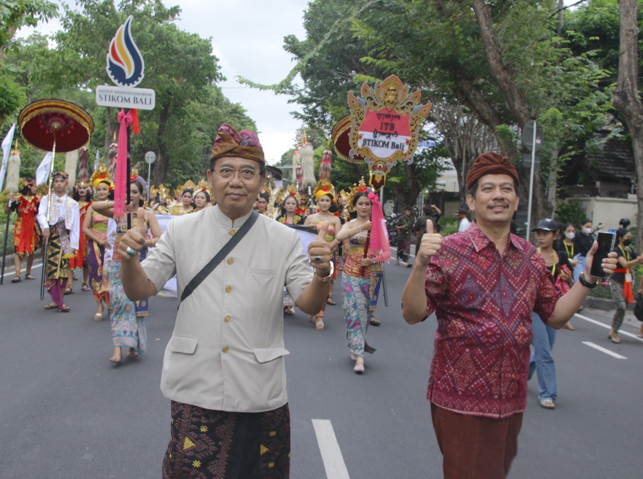 Pawai PKB, Mahasiswa ITB STIKOM Bali Pukau Mendagri dan Menparekraf