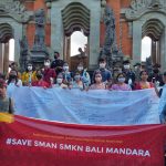 Puluhan  alumni SMA/K Bali Mandara  Datangi  DPRD Bali 