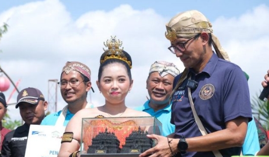 Masuk 50 Besar ADWI 2022, Sandiaga Uno Kunjungi Desa Wisata Bugisan