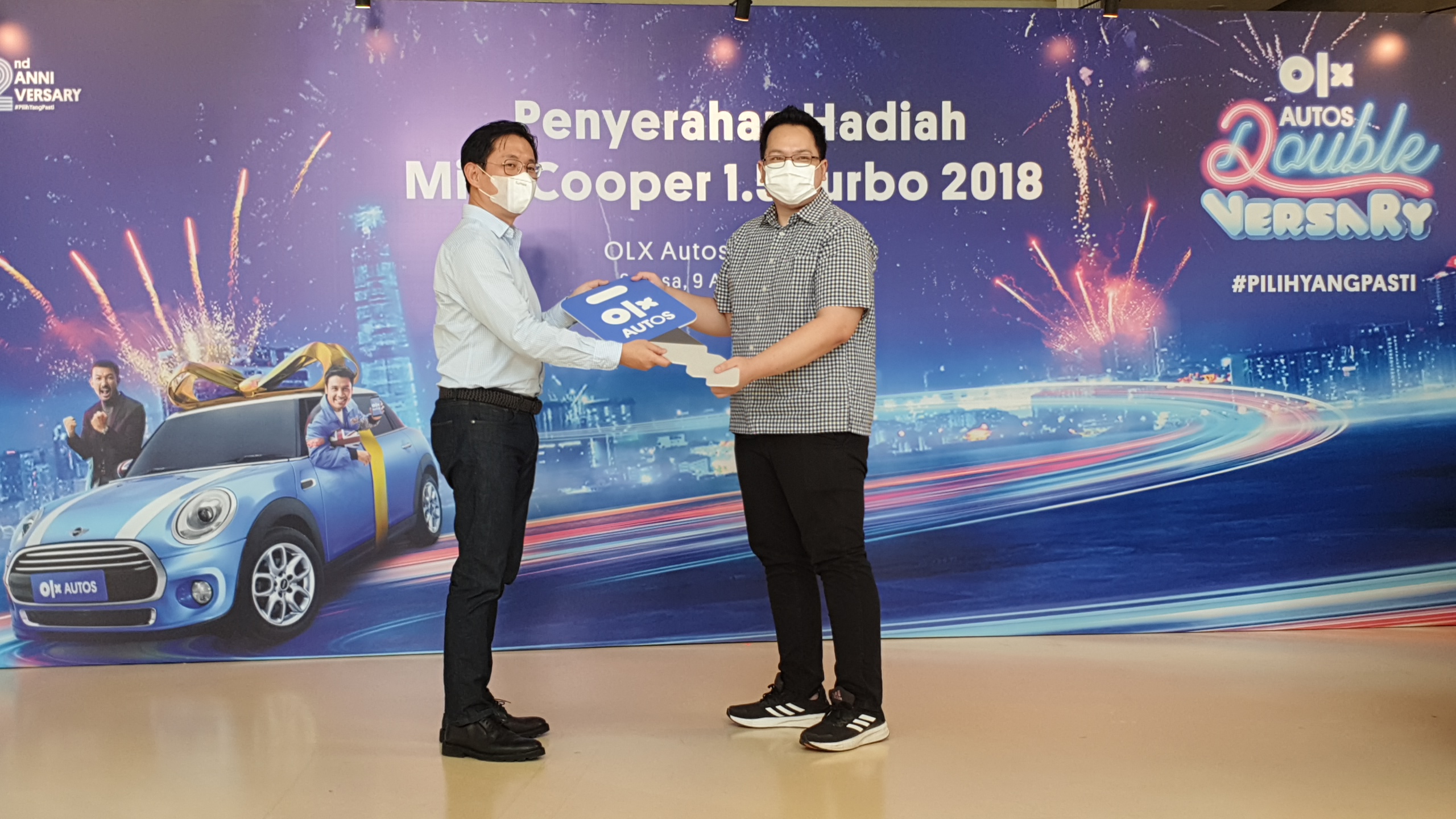 OLX Autos Doubleversary , Serahkan Hadiah Utama Mobil Bekas Mini Cooper 1.5 Turbo 2018  kepada Pemenang