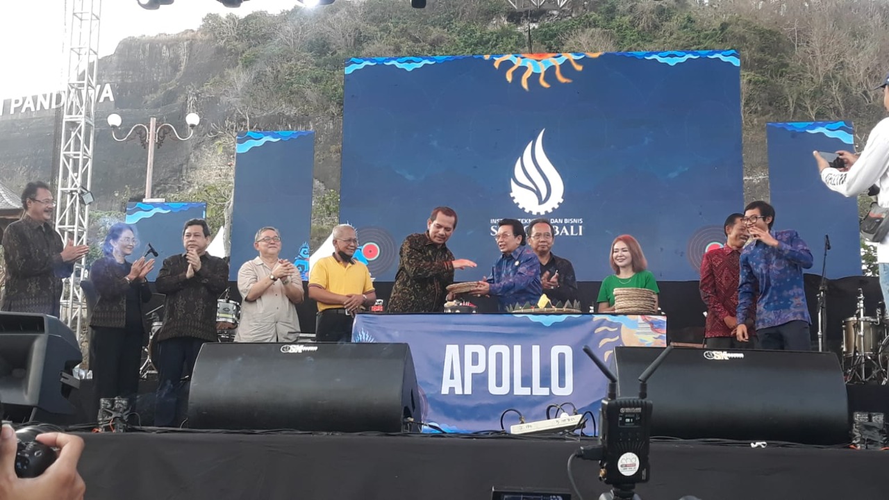 Dua Dekade ITB STIKOM Bali Bersama Tulus,  Menjawab Tantangan Fenomena Terbalik di Era Digital