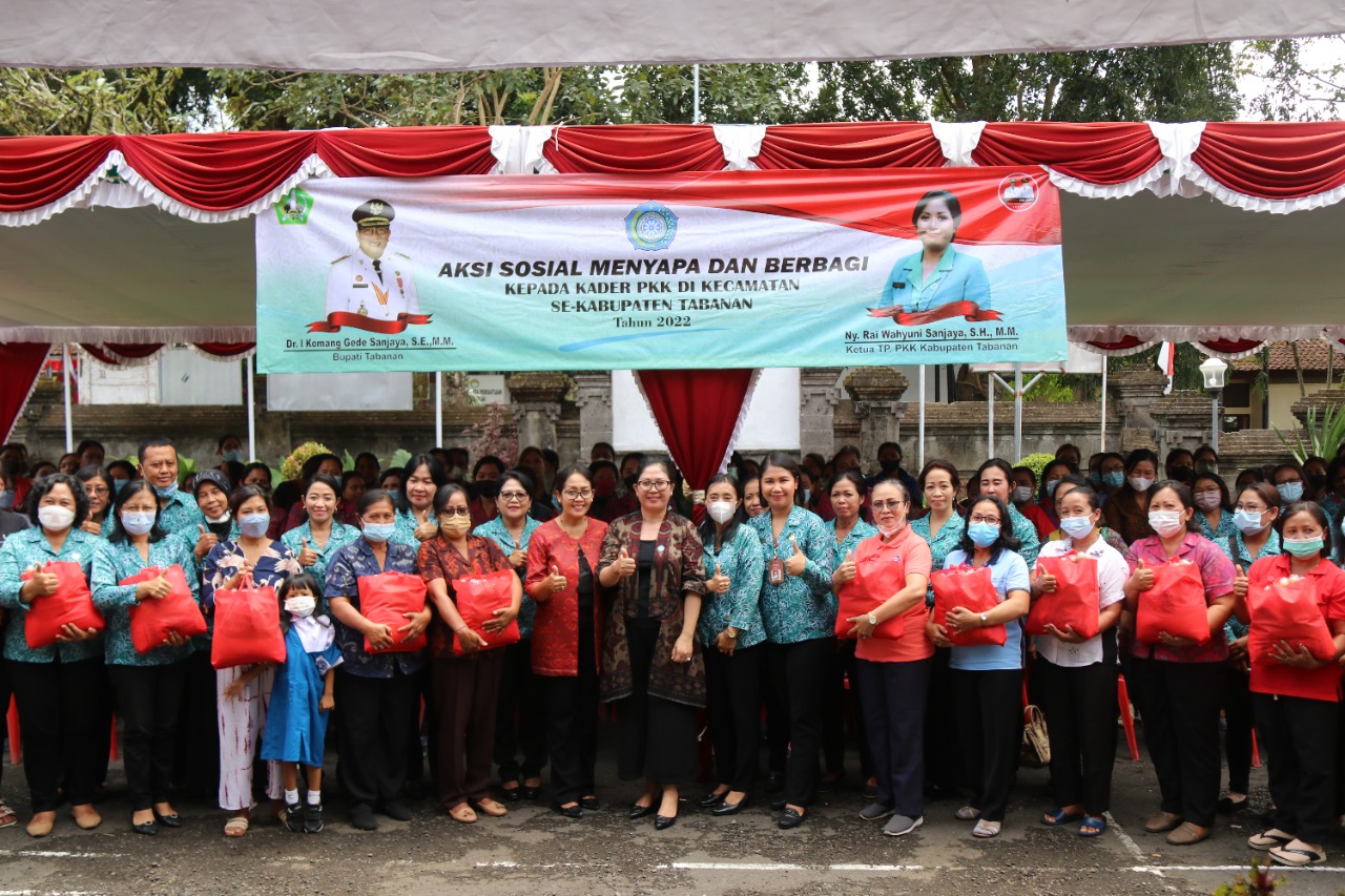 Ketua TP PKK Tabanan Rai Wahyuni Sanjaya Kembali Gelar Aksi Sosial Menyapa dan Berbagi di Kecamatan Tabanan dan Kediri