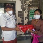 Seluruh OPD Pemkot Denpasar Bagikan Bendera Merah Putih Sukseskan Gerakan 10 Juta Bendera