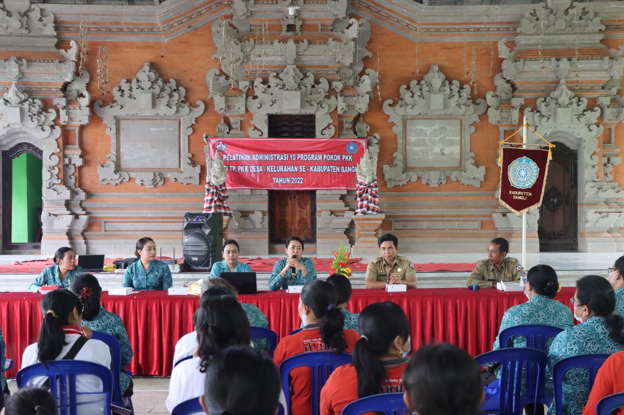 Ny. Sariasih Sedana Arta Buka Pelatihan Administrasi 10 Program Pokok PKK