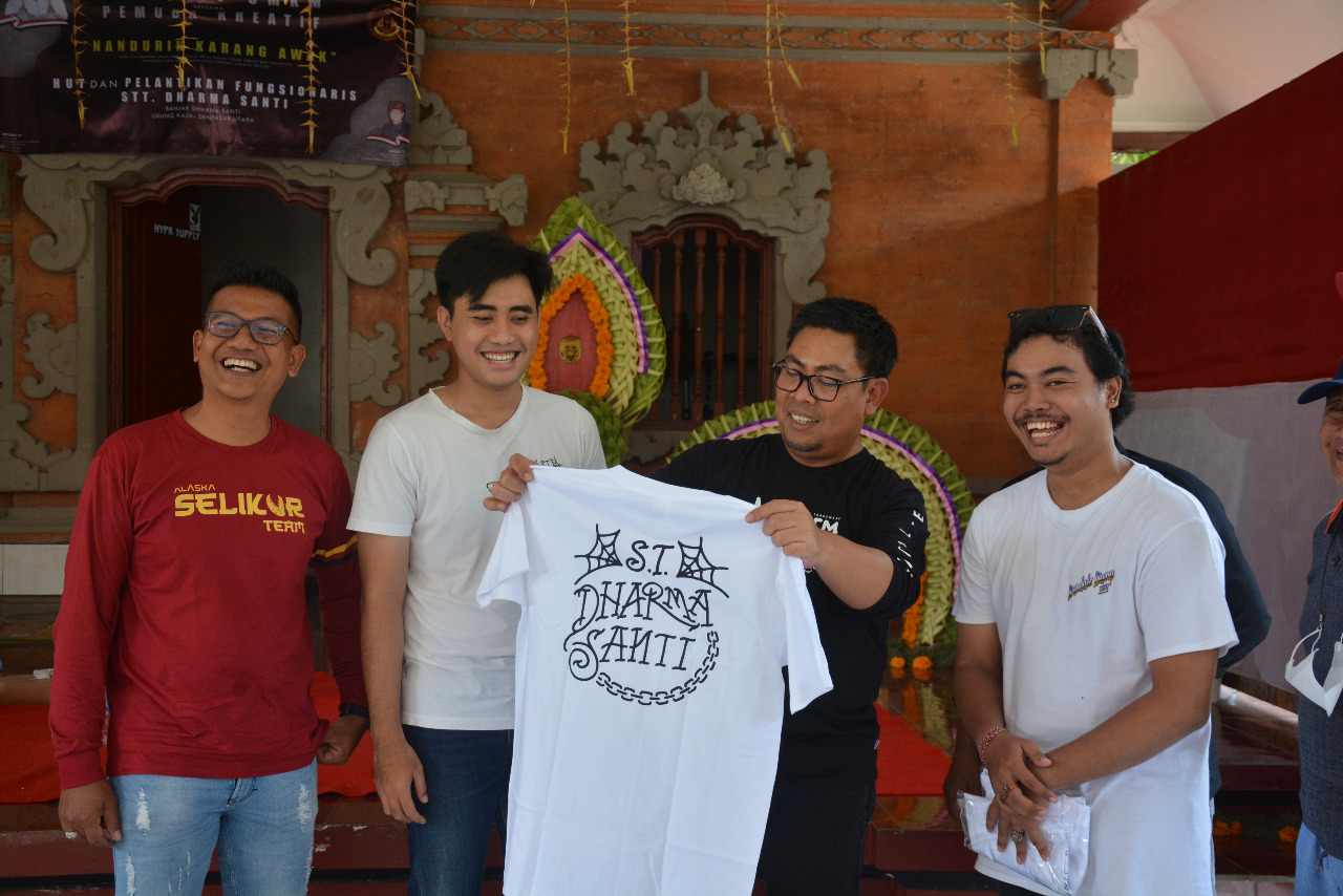 Dukung UMKM Lokal, Wawali Arya Wibawa Kunjungi Bazzar UMKM STT Dharma Shanti.