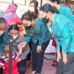 Ny. Ayu Kristi Arya Wibawa :  Pembukaan  Posyandu  Paripurna di Kecamatan  Denpasar  Selatan ini  berikan PMT  pada Balita, Ibu hamil dan Lansia  