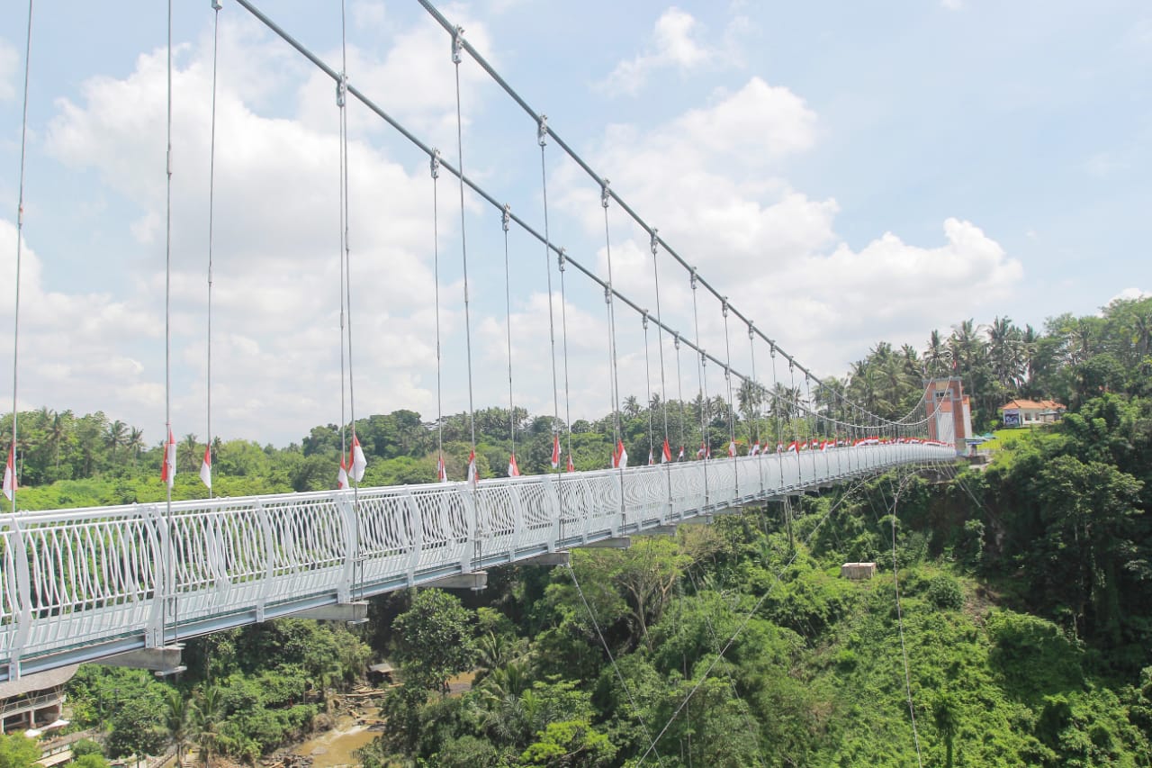 Pertama di Asia Tenggara kabupaten Gianyar miliki Jembatan Kaca