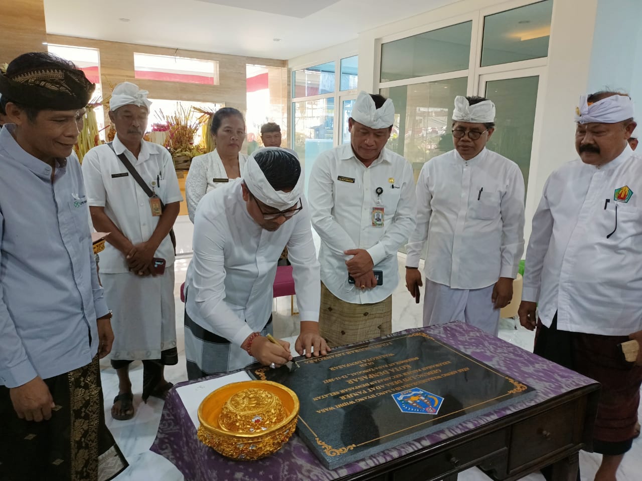 Wakil Walikota Arya Wibawa Resmikan Gedung Baru LPD Desa Adat Panjer.