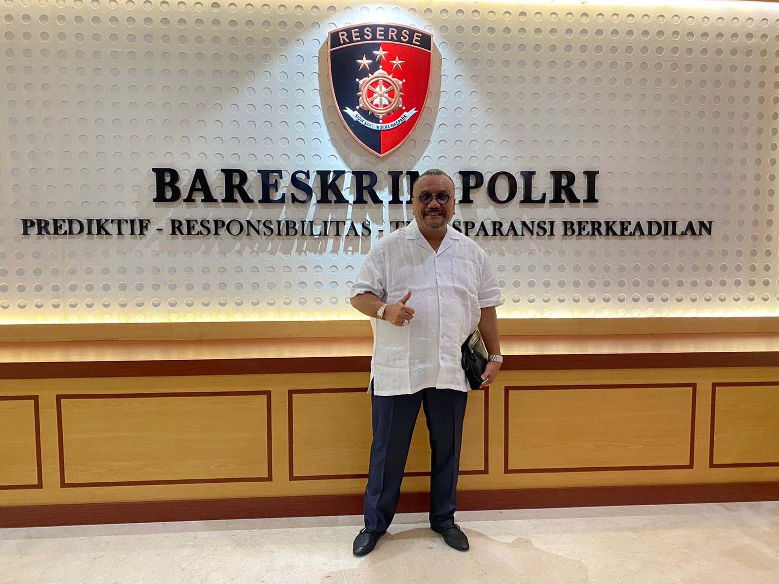 Demi Bisa Bersalaman, Barisan Pengamanan Presiden RI Diterobos