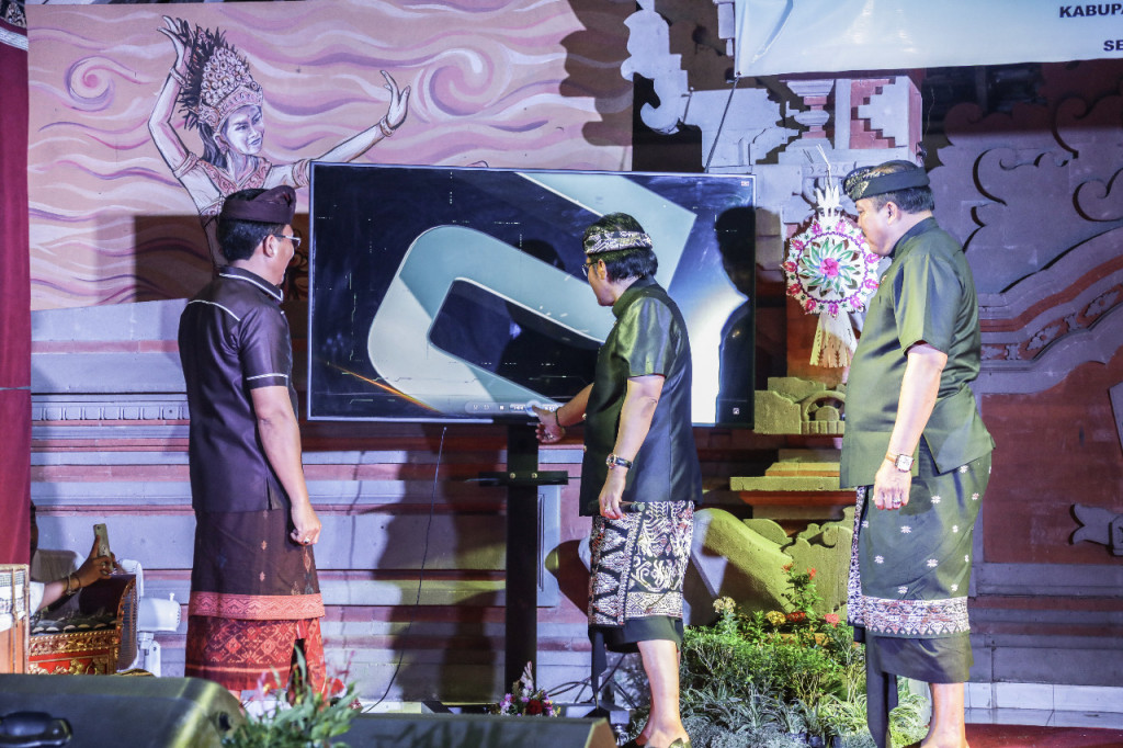 Bupati Giri Prasta Launching Aplikasi SIM BPD Desa Punggul