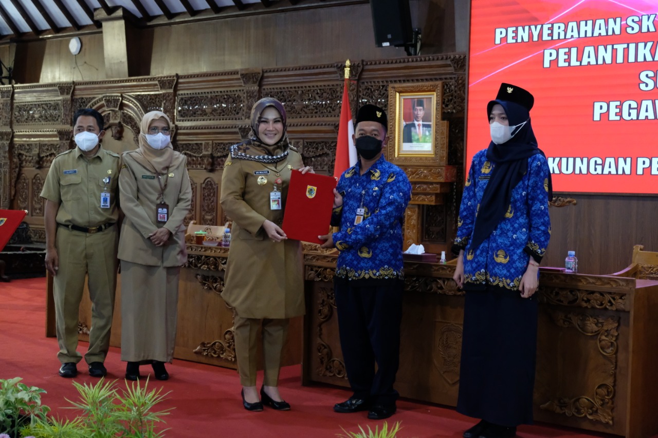 Serahkan 726 SK PNS, Sri Mulyani Tekankan Kedisiplinan